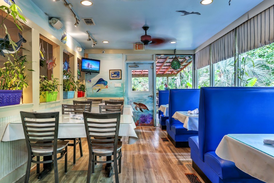 Driftaway Cafe indoor dining area