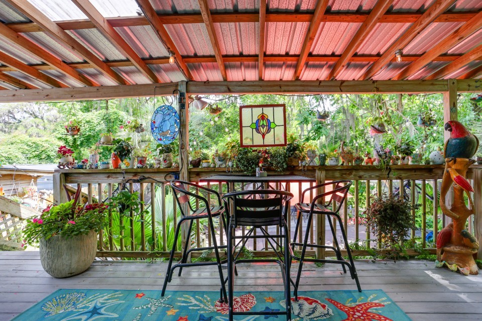 Covered Driftaway Cafe patio event space